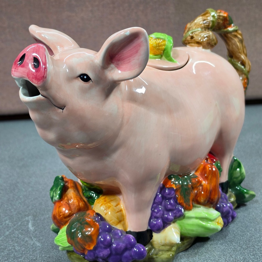 Signature Home Collection Pig Teapot/ gravy boat Harvest Fruit Vegetable Excelle